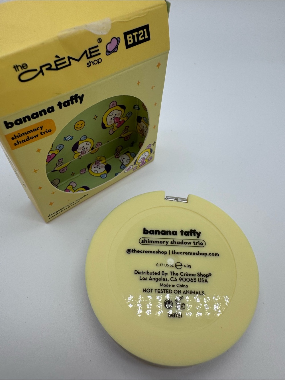 the CRÈME shop Banana Taffy Shimmery Shadow Trio — Gold, Pink, Brown - Picture 7 of 7